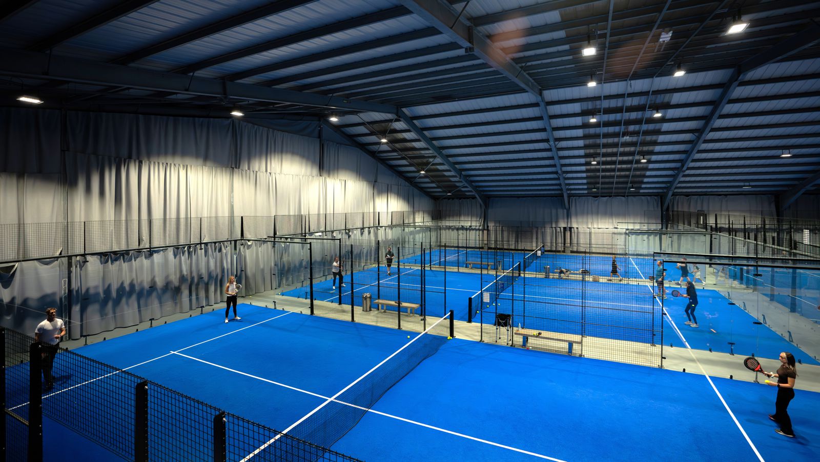 Padel coaching session at Les Ormes Padel